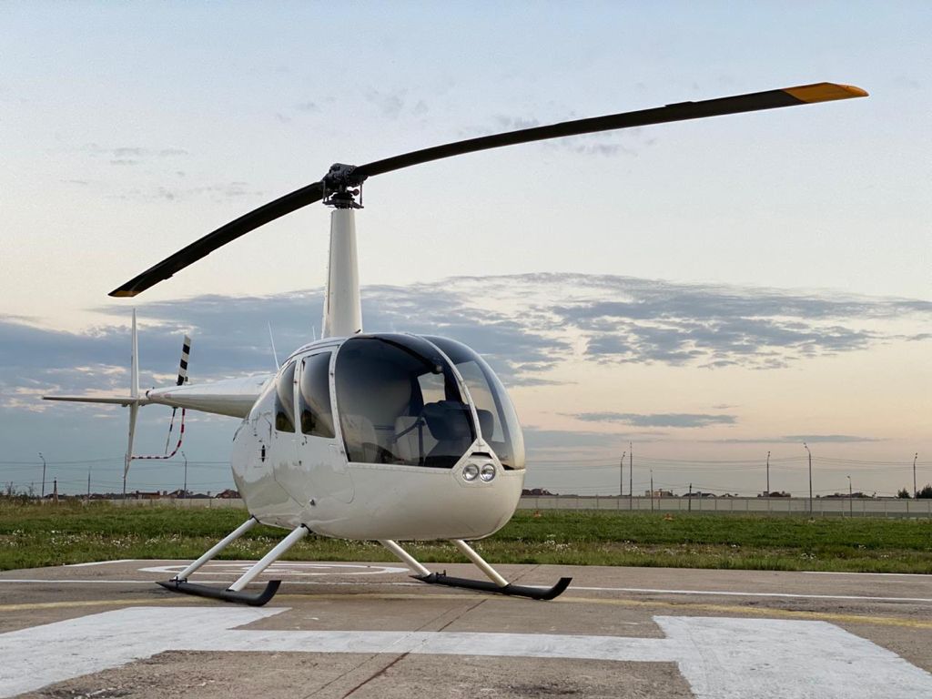 Вертолет Robinson R-44